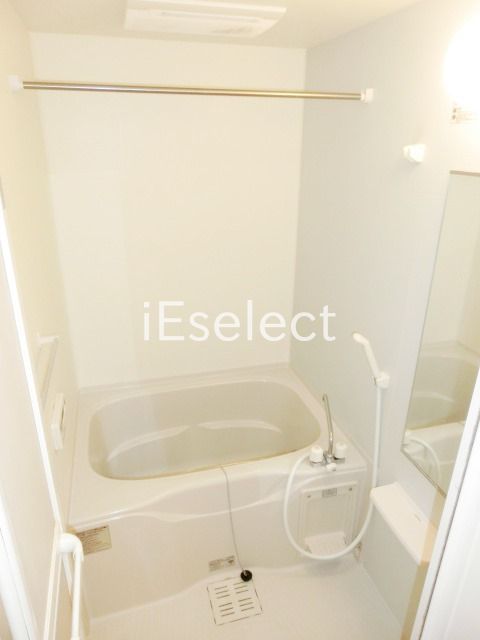 バス・シャワールーム　便利な追い焚き機能や浴室乾燥機付き