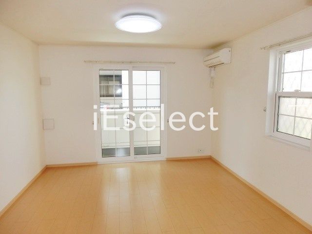 居室・リビング　2面採光で明るいお部屋です