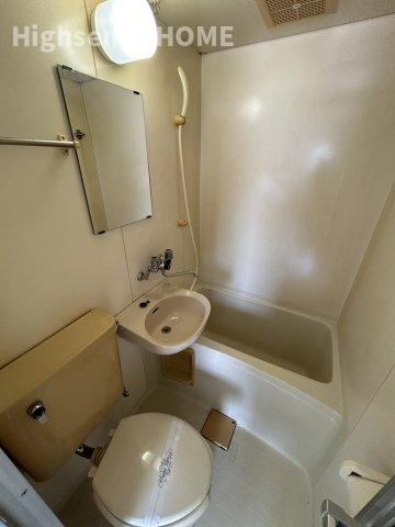 バス・シャワールーム　コンパクトで使いやすいお風呂です