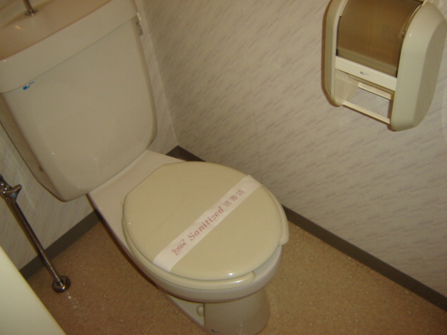 トイレ　掲載写真は同型の左右反転の部屋を掲載しております。仕様等が異