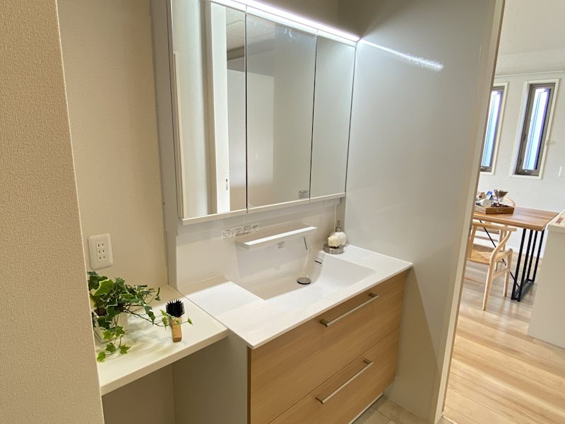 洗面設備　※室内のインテリアはイメージです（参考）