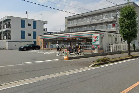 コンビニ　セブンイレブン越谷宮本町1丁目店（コンビニ）まで797m