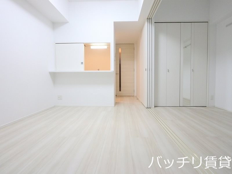 居室・リビング　別号室タイプの為、現状を優先致します。