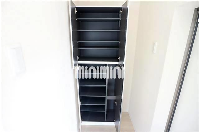 玄関　下駄箱です。