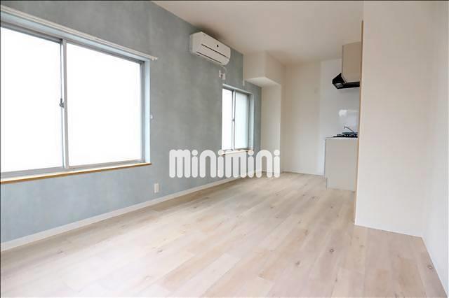 居室・リビング　１０．５帖の開放的な洋室です。