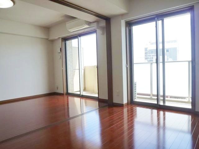 居室・リビング　明るい内装