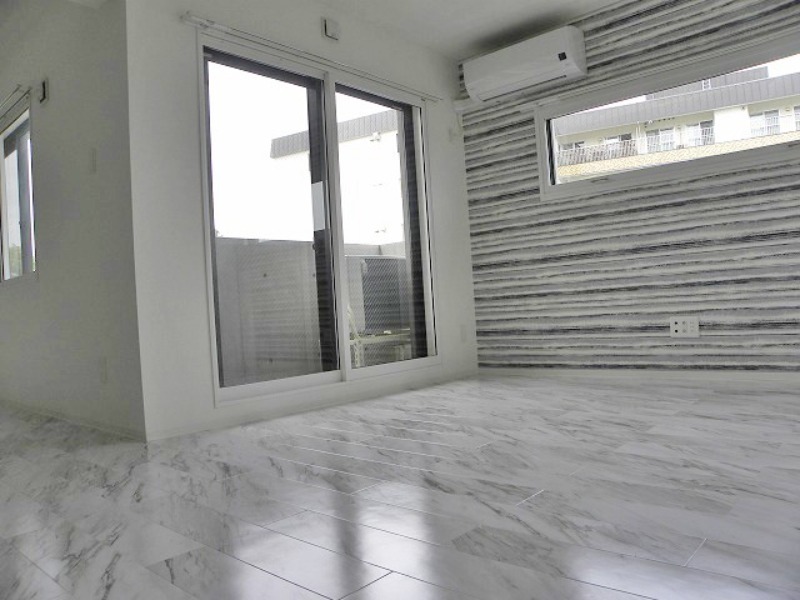 居室・リビング　退去予定につき同タイプ別号室の画像です。