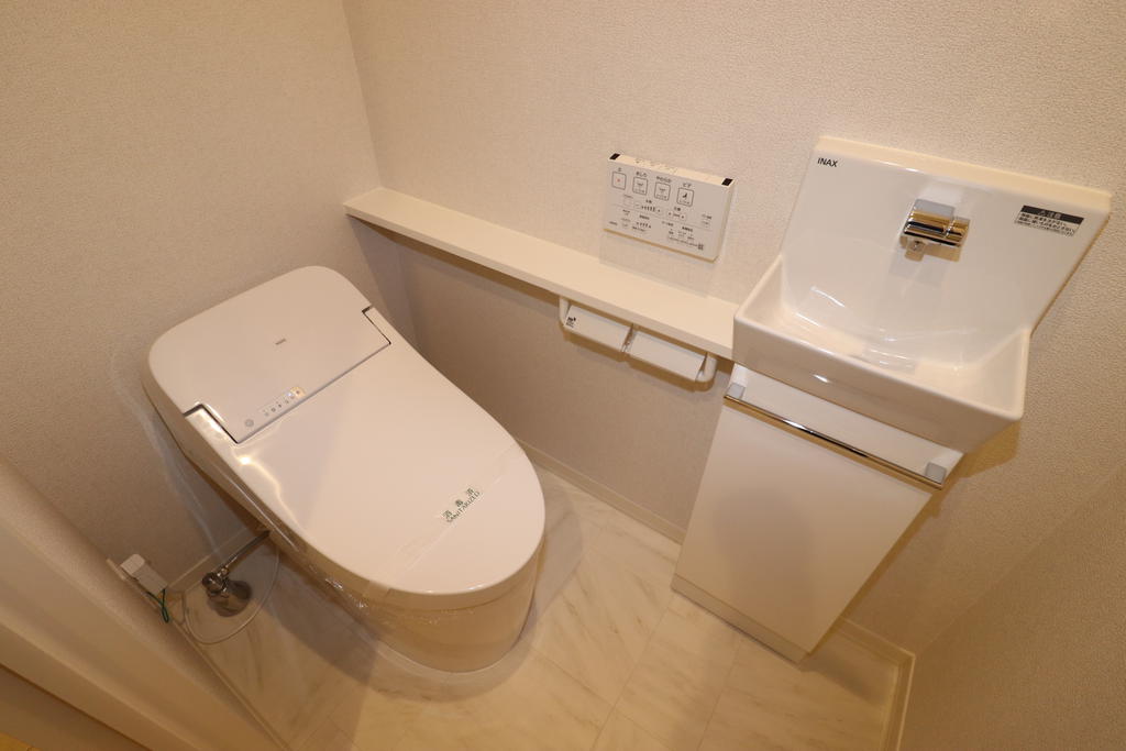 トイレ　トイレ：別号室の写真