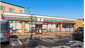 コンビニ　セブンイレブン札幌北18条東店（コンビニ）まで115m