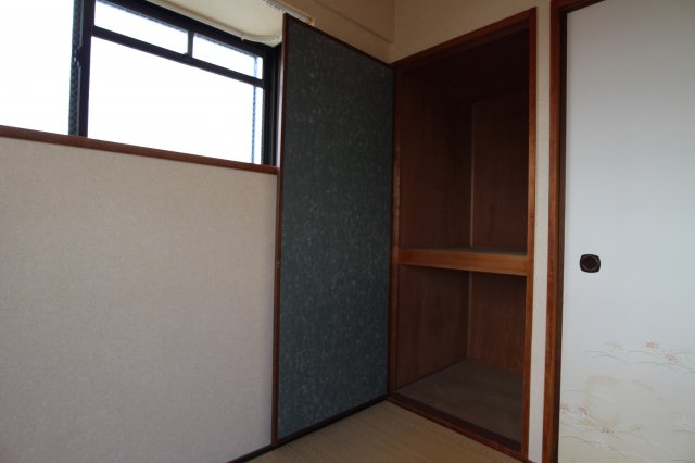収納　押入れ
