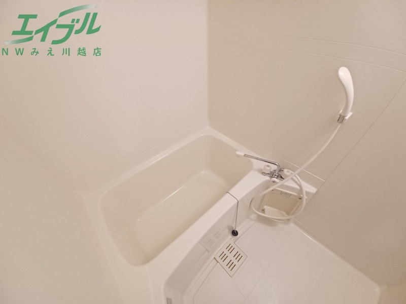 バス・シャワールーム　同物件、別部屋写真です