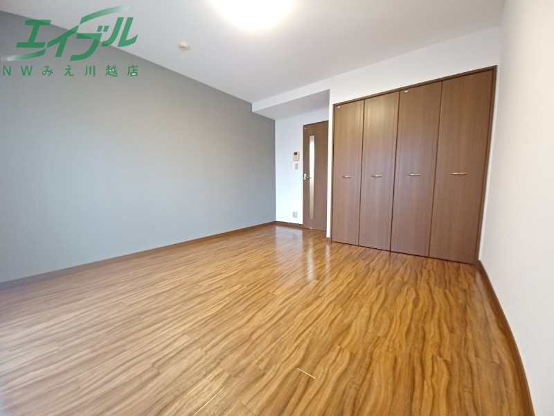 居室・リビング　同物件、別部屋写真です