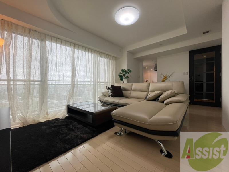 居室・リビング　広くてキレイなお部屋が広がっていて、充実した生活が送れそう。