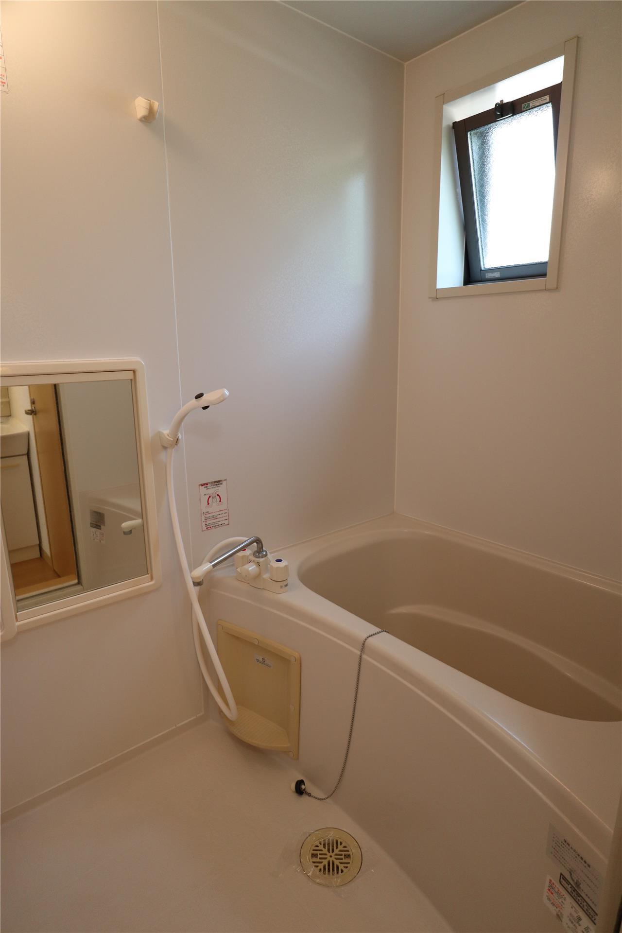 バス・シャワールーム　同タイプ別部屋の画像です。