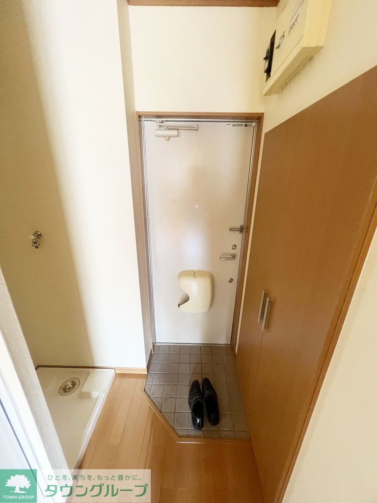 玄関　リビング/居室