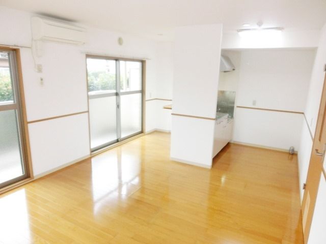 居室・リビング　明るく開放感のあるリビング！