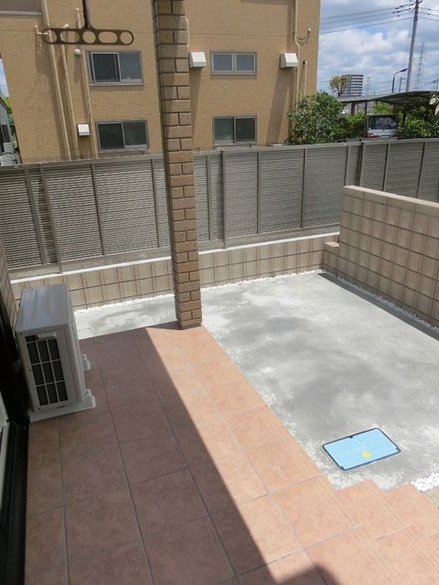 バルコニー　明るいテラス