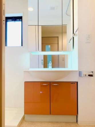 洗面設備　☆独立洗面台、朝の身支度には欠かせません☆