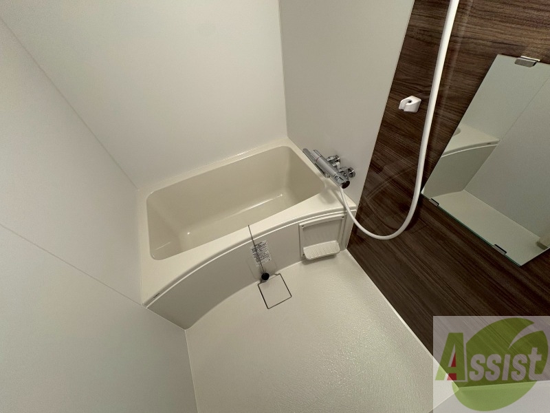 バス・シャワールーム　お風呂になります。一日の疲れを癒してくださいね。