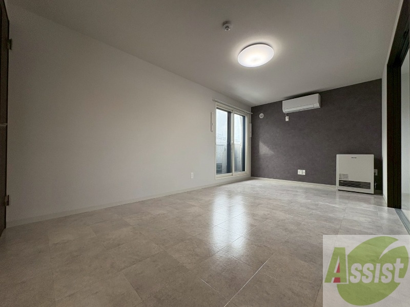 居室・リビング　広々としたリビングですね。使い勝手がよさそうですね！