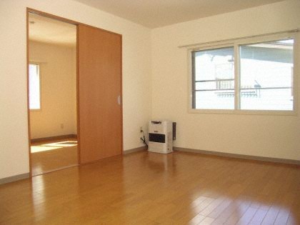 居室・リビング　こちらの居間で趣味の時間をお楽しみください