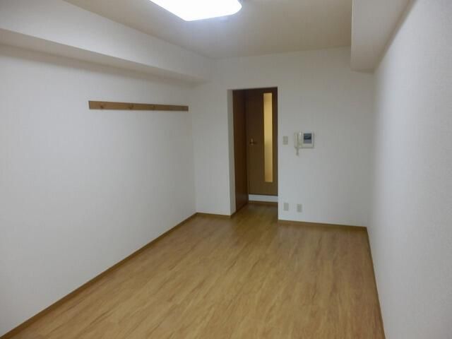 その他部屋・スペース　開放的な寝室です