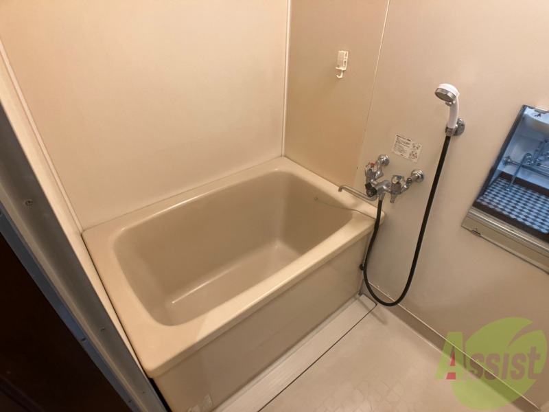 バス・シャワールーム　お風呂になります。一日の疲れを癒してくださいね。