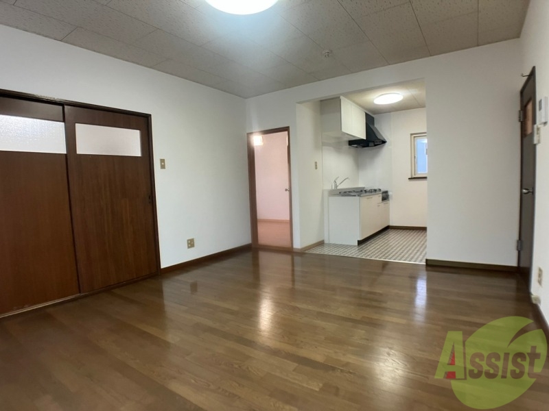 居室・リビング　広々としたリビングですね。使い勝手がよさそうですね！