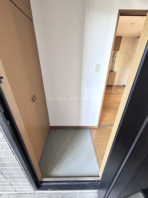 玄関　写真は101号室です(参考)