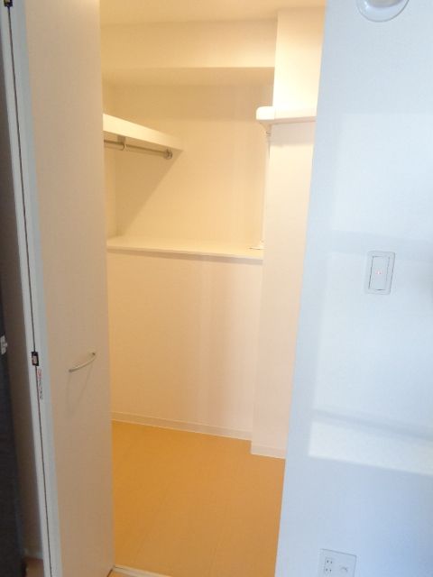 収納　ウォークインクローゼット