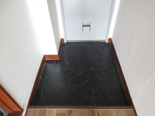 玄関　石坂ハイツ