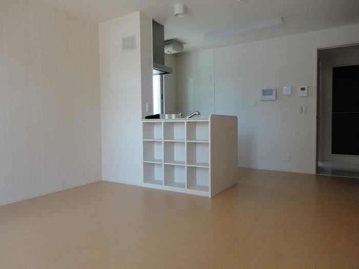 その他　LDK　別角度から撮影