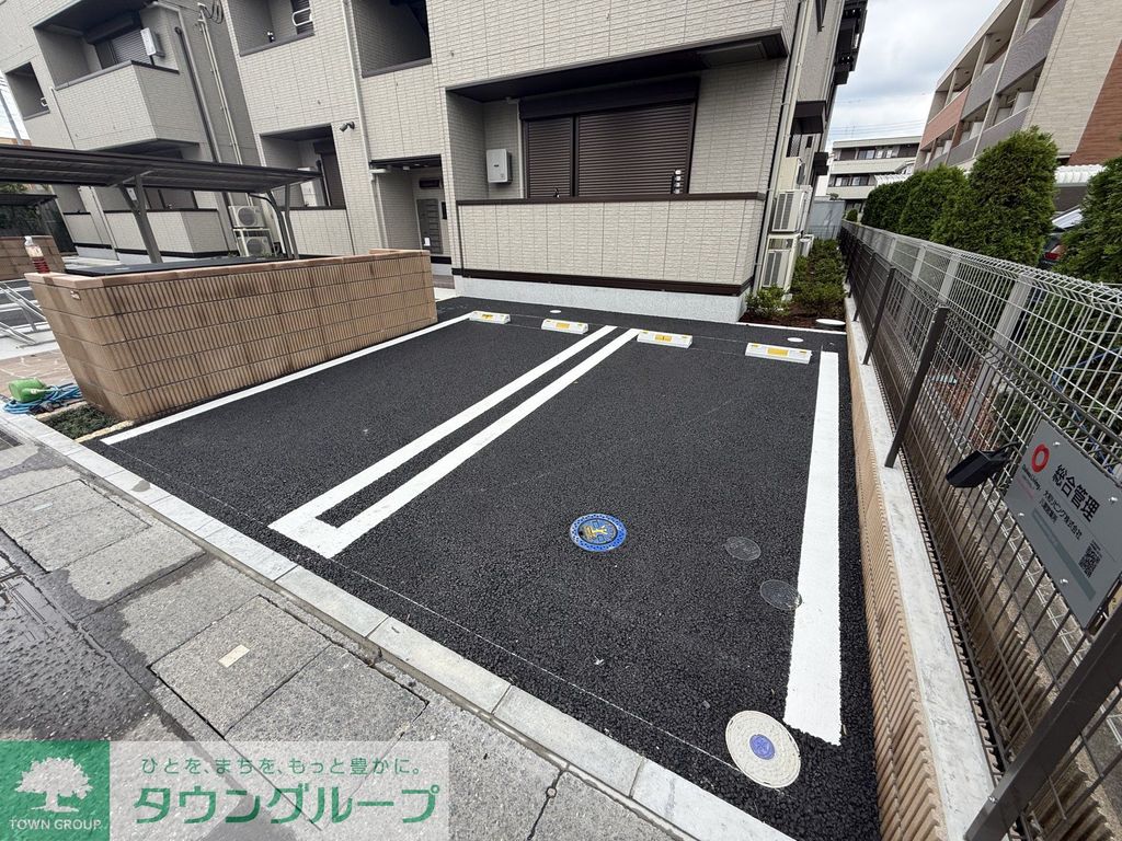 駐車場　駐車場