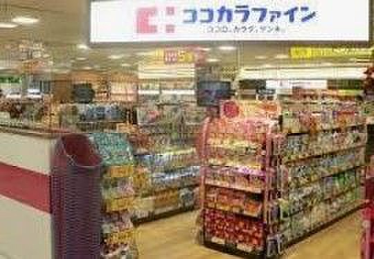 ドラックストア　ココカラファイン青戸店（ドラッグストア）まで103m