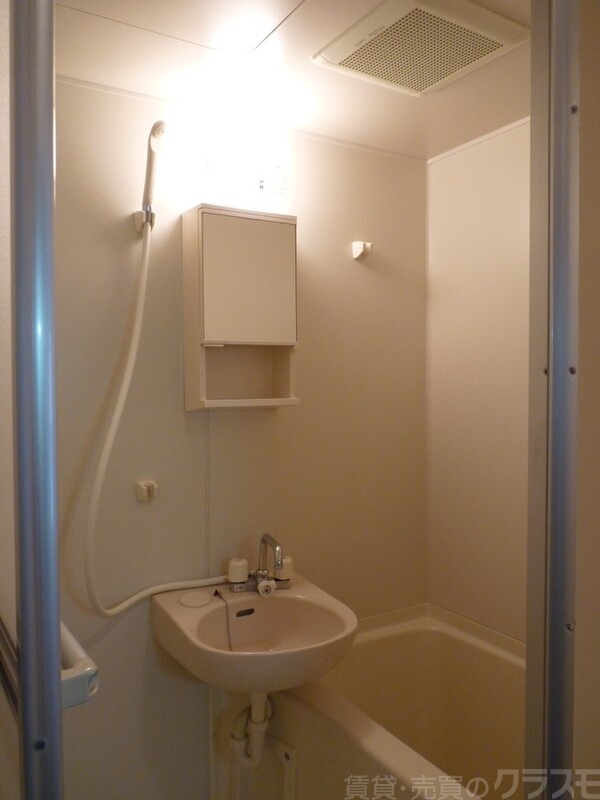 バス・シャワールーム　清潔感のあるお風呂です♪