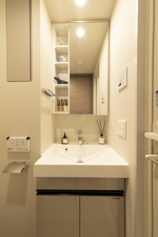 洗面設備　※参考写真　家具などは付いておりません。