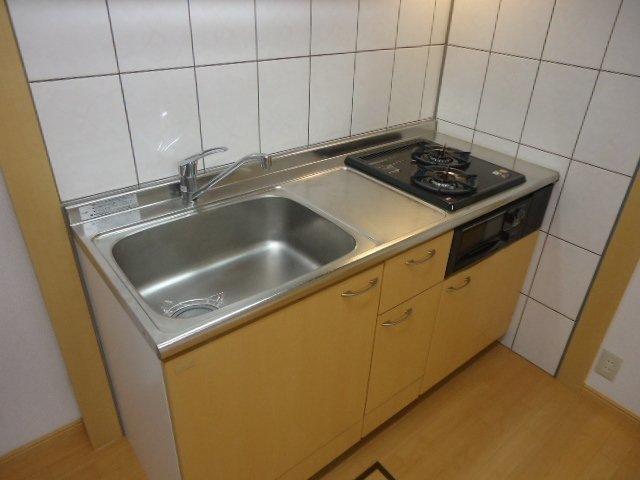 キッチン　2口ガスコンロ・グリル付きシステムキッチン