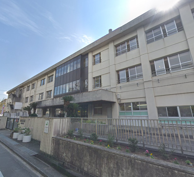 小学校　岸和田市立天神山小学校（小学校）まで945m