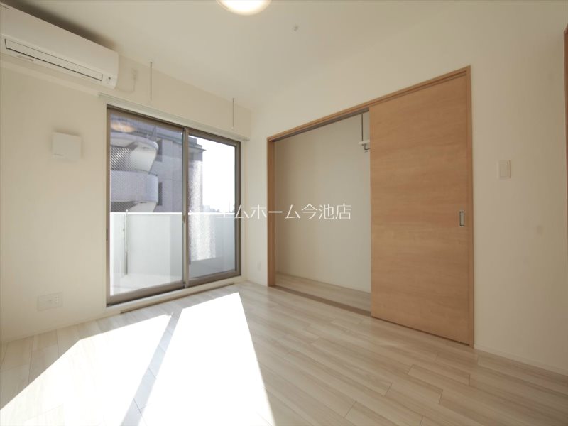 その他部屋・スペース　洋室6.4帖　エアコン付　南向バルコニー