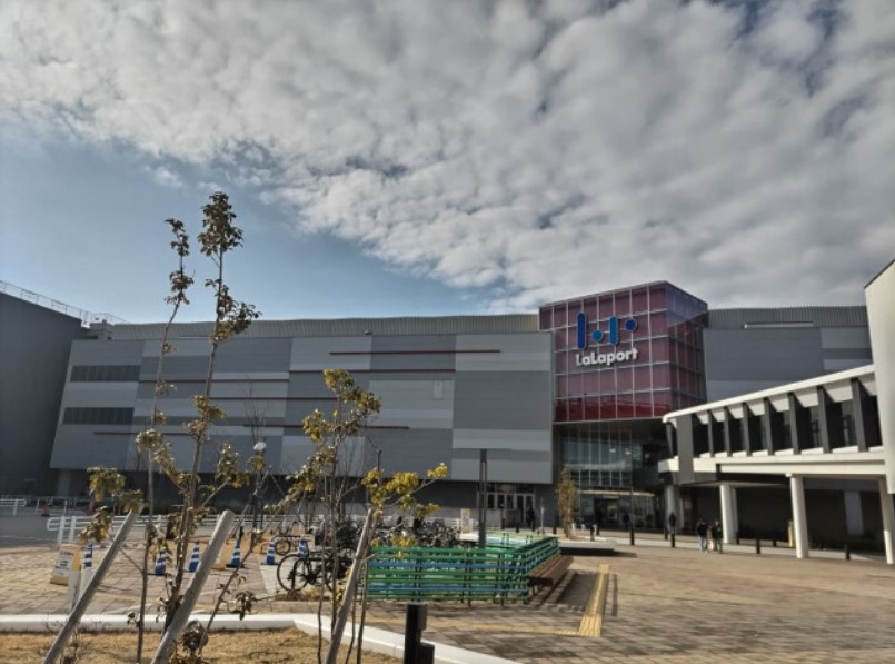 ショッピングセンター　ららぽーと名古屋みなとアクルス（ショッピングセンター）まで1550m