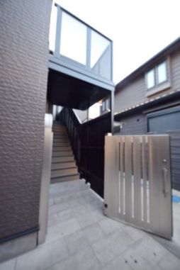エントランス　フォレストメゾン府中桜通り