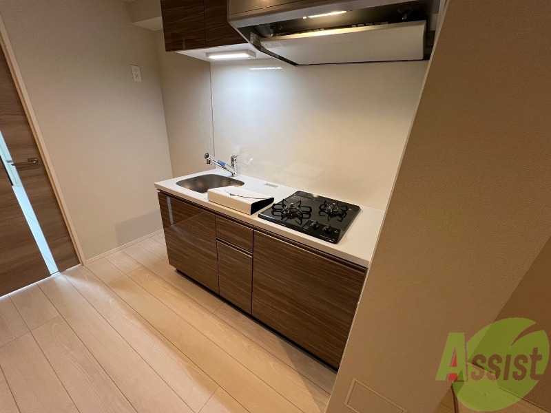 キッチン　一人暮らしには十分な大きさのキッチンですね。