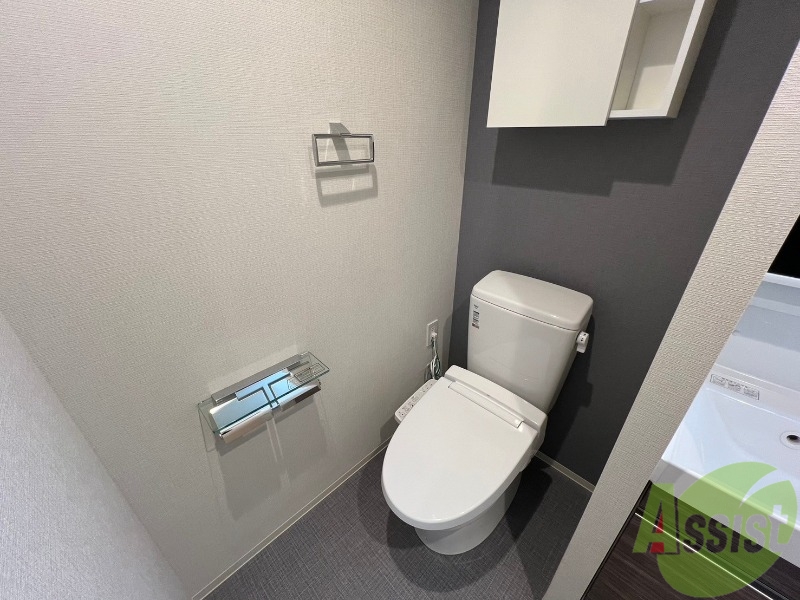 トイレ　温水洗浄便座付きのトイレは、使用しやすくうれしいですね。