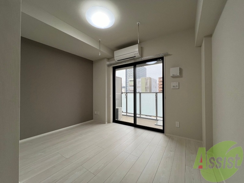 居室・リビング　開口部も大きくて、陽当たりも良さそうですね。