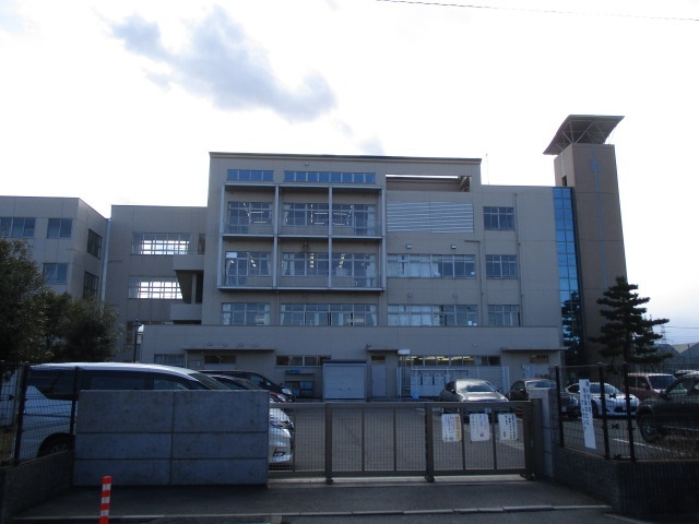 小学校　草加市立西町小学校（小学校）まで639m