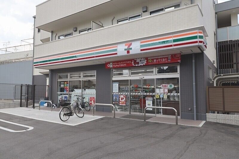 コンビニ　セブンイレブン東大阪長堂2丁目南店（コンビニ）まで401m