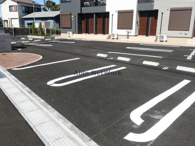 駐車場　駐車場