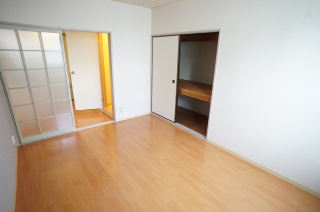 居室・リビング　洋室も広く使えますよ