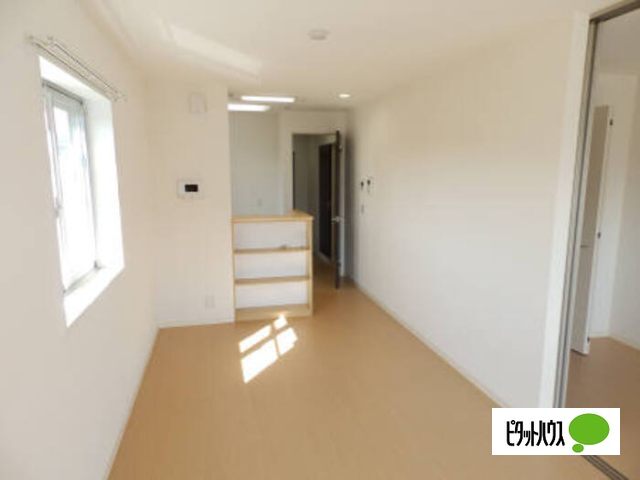 居室・リビング　室内