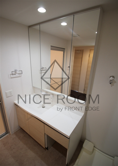 洗面設備　ナチュール天王寺　独立洗面台